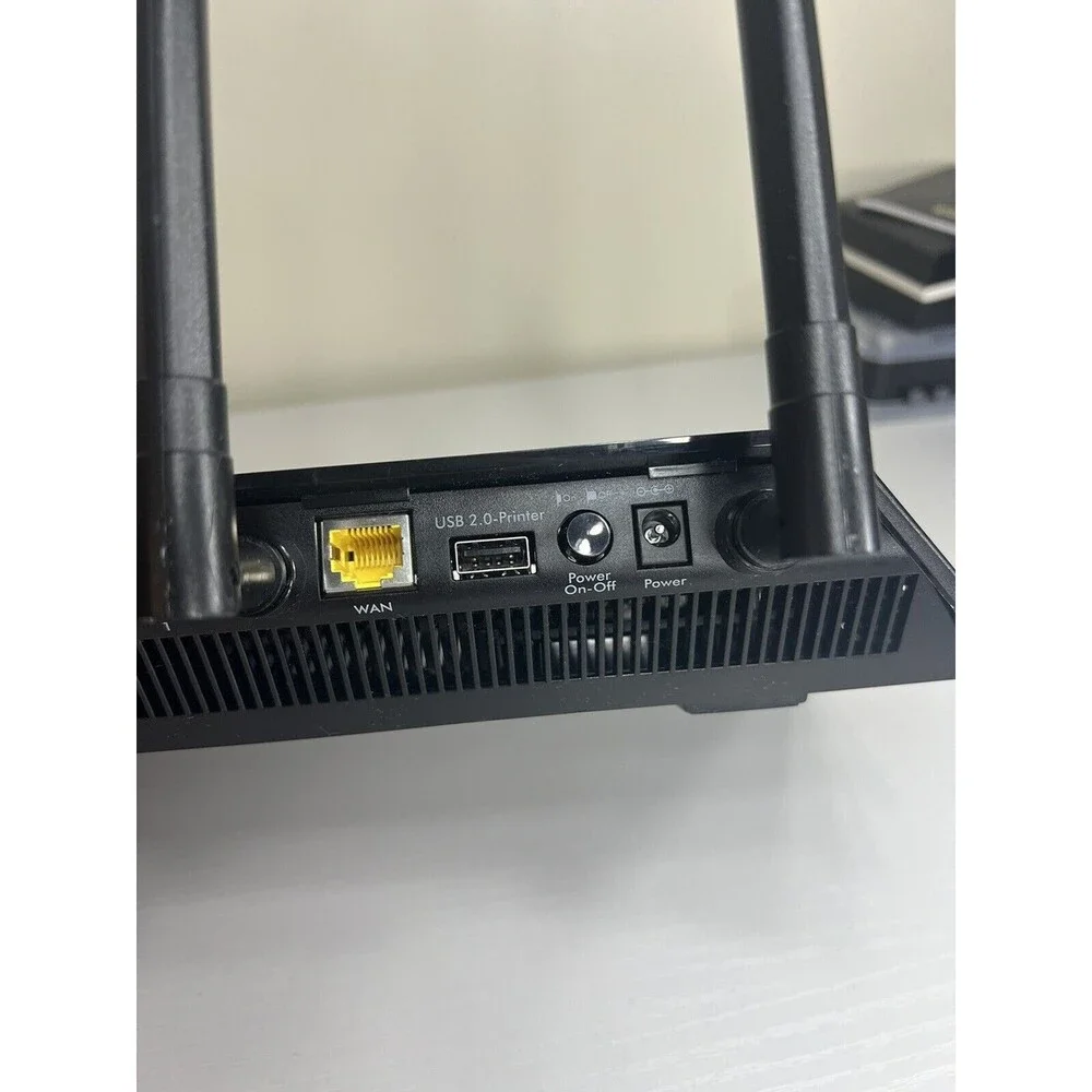 NETGEAR R6400v2 Nighthawk AC1750 Smart WiFi Router - Picture 6 of 7